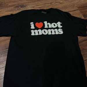 'I Love Hot Moms' T-Shirt Danny Duncan Merch Black Graphic